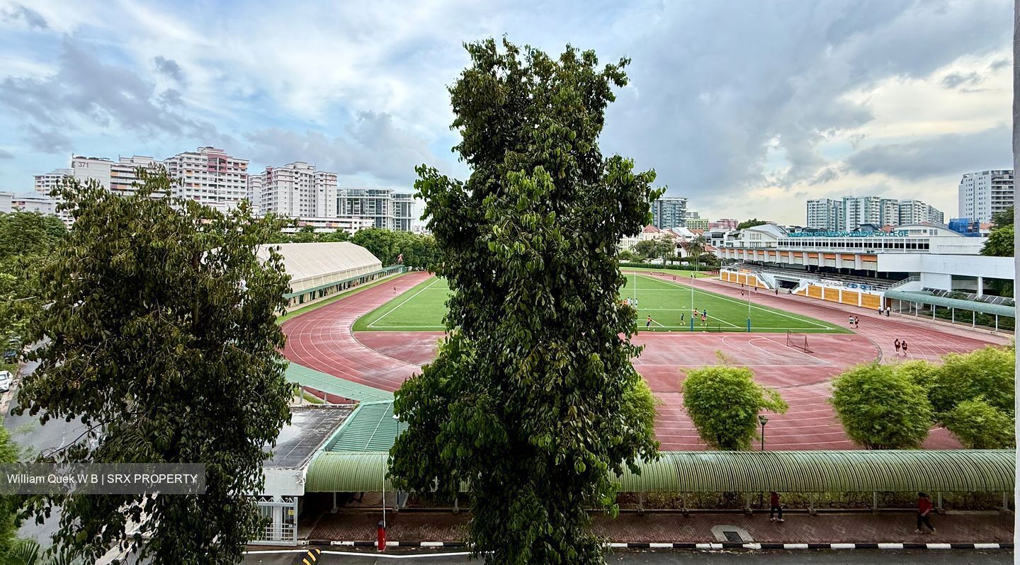 Blk 705 Hougang Avenue 2 (Hougang), HDB Executive #565138741